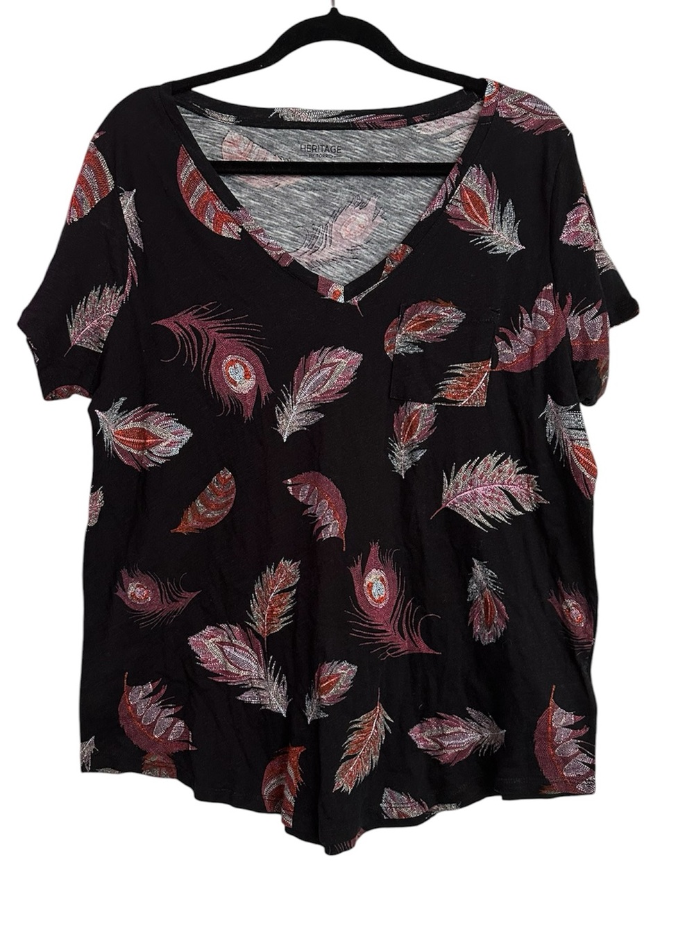 Torrid Black Feather Print V Neck Tee Size 1X - Picture 2 of 5